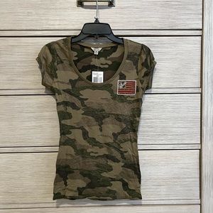 NWT GUESS tshirt size XS